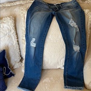 KanCan jeans distressed